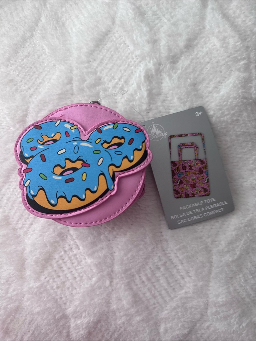 2025 NWT Disney Parks Eats, Snacks Donut Pink Bag, Charm Keychain Packable Tote.